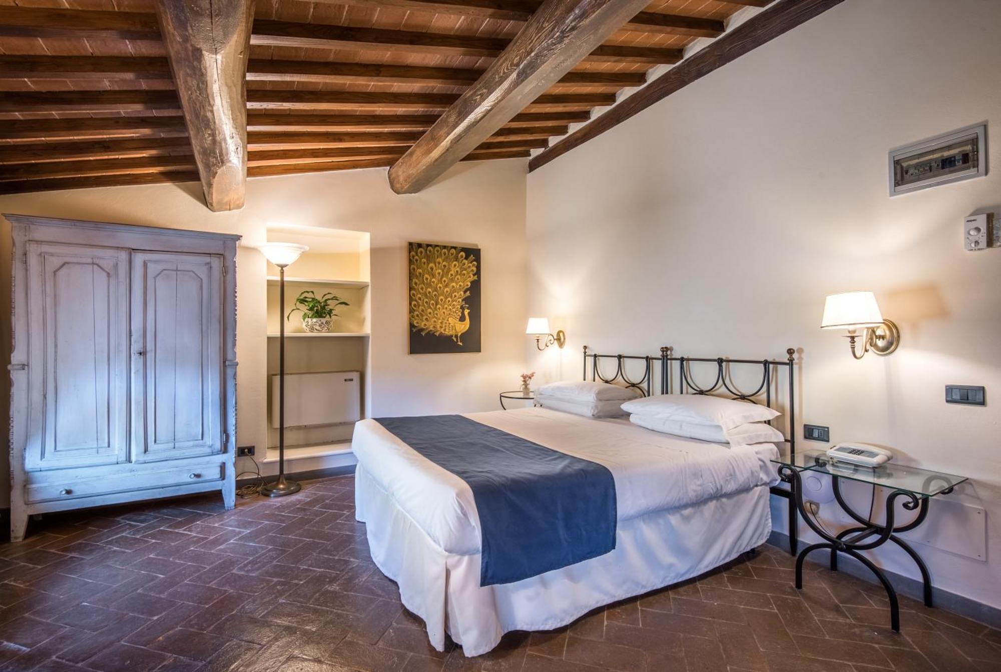Palazzo Squarcialupi Hotel