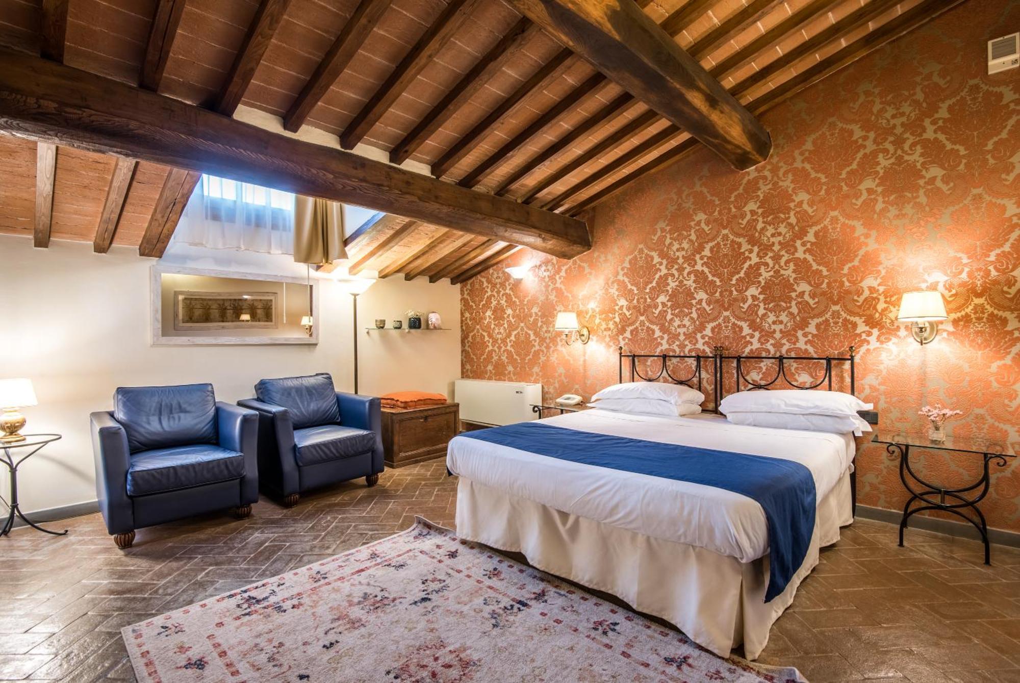 Palazzo Squarcialupi Hotel 4*